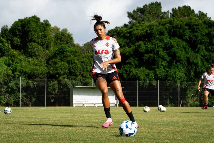 Anny Marabá relembra passagem pelo Atlético-MG e celebra chegada ao Inter: "Clube gigante"
