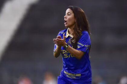 Apenas 22% das equipes de futebol feminino têm treinadoras mulheres, revela relatório da Fifa